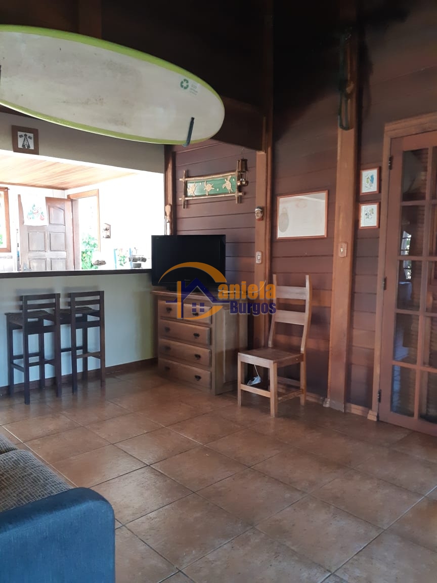 Casa aconchegante em condomínio