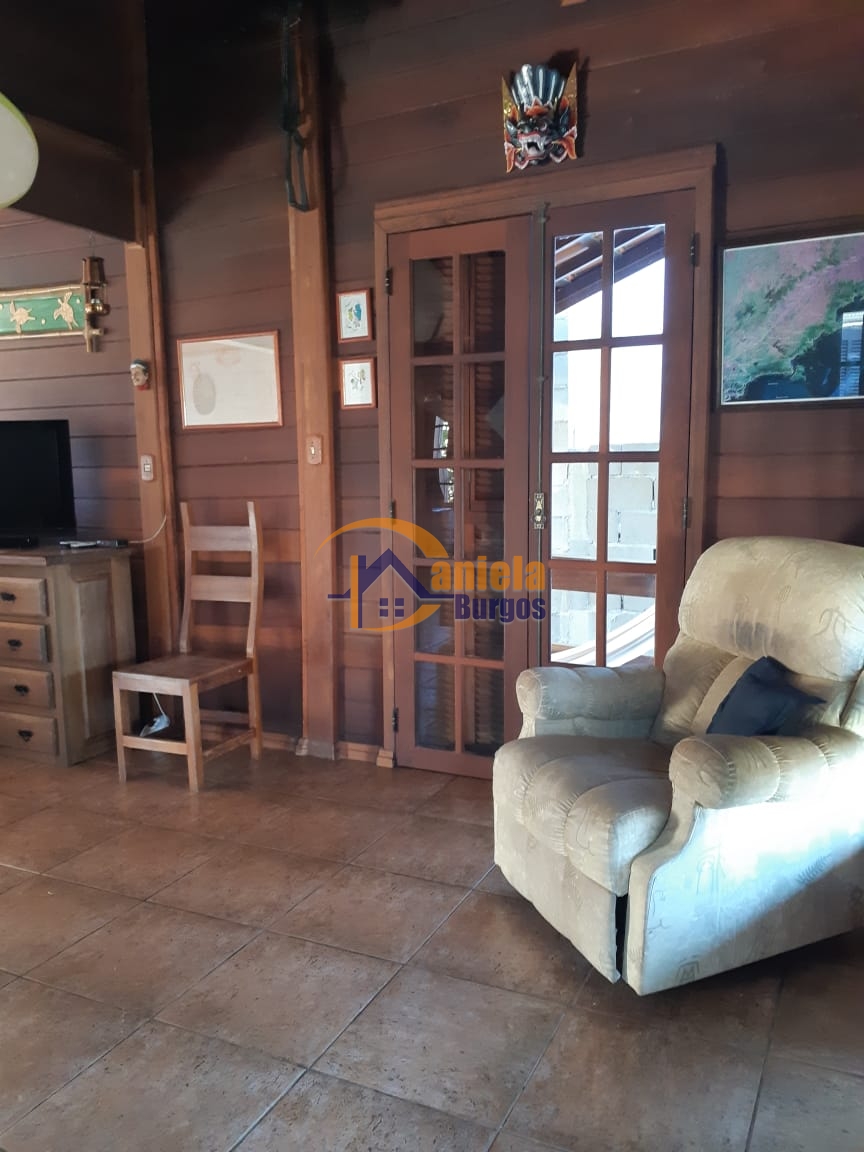 Casa aconchegante em condomínio