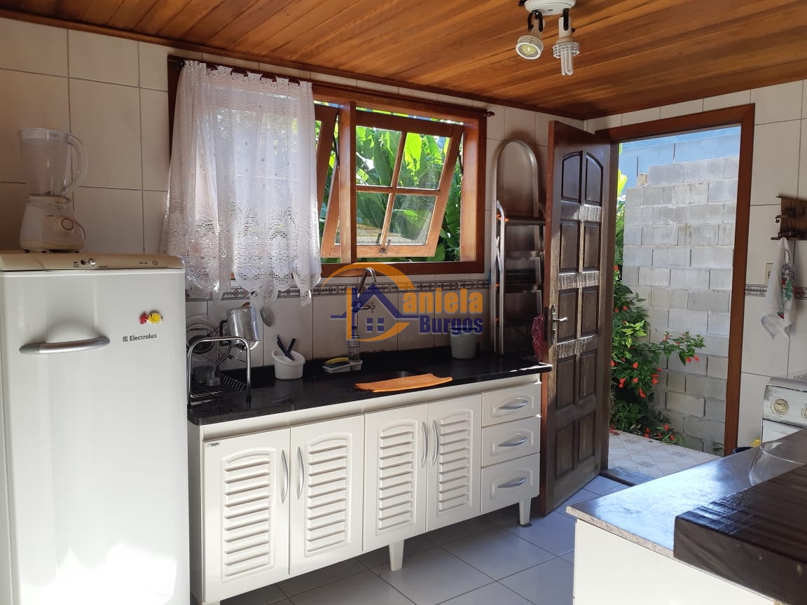 Casa aconchegante em condomínio