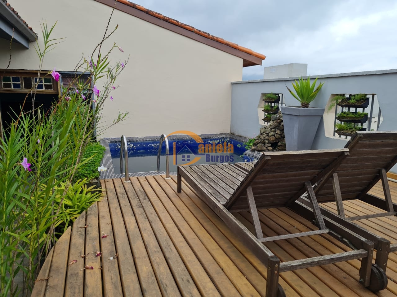 Cobertura em excelente localização