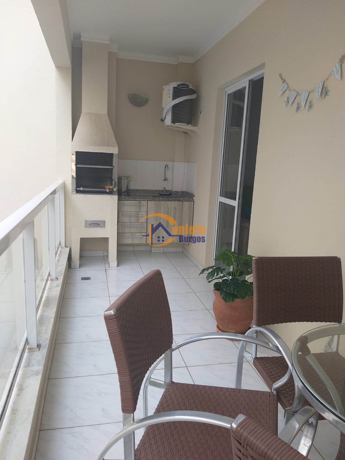 Lindo apartamento no itaguá